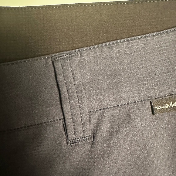 Travis Mathew Men's Lightweight Bluish-Gray Golf Shorts ~ Size 35 - Picture 7 of 8